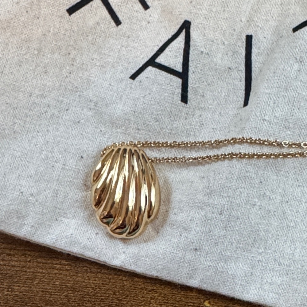 Madewell gold seashell Necklace - Picture 4 of 4